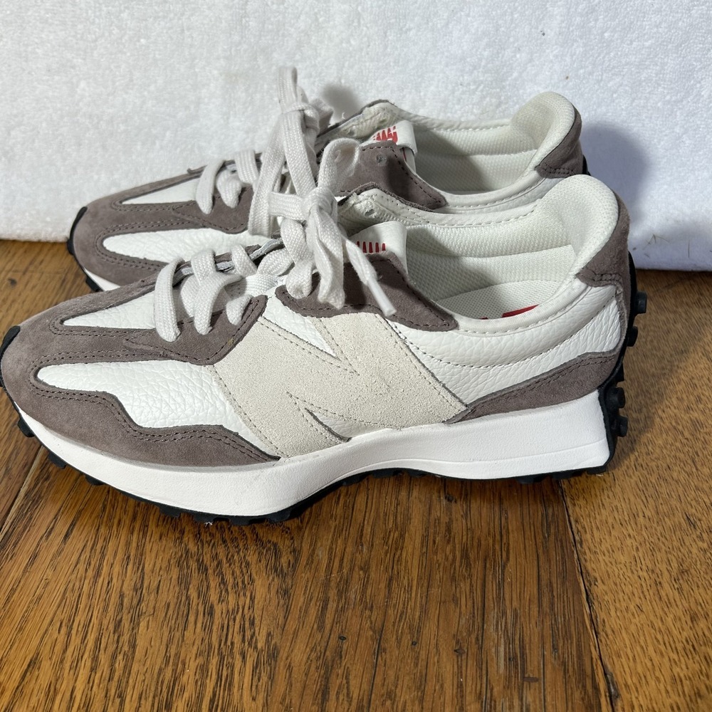 New Balance Womens Size 7 327 Gray Beige Suede Retro Athletic Shoes